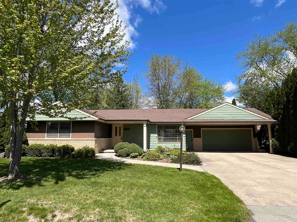 2750 W 8th St, Appleton, WI 54914