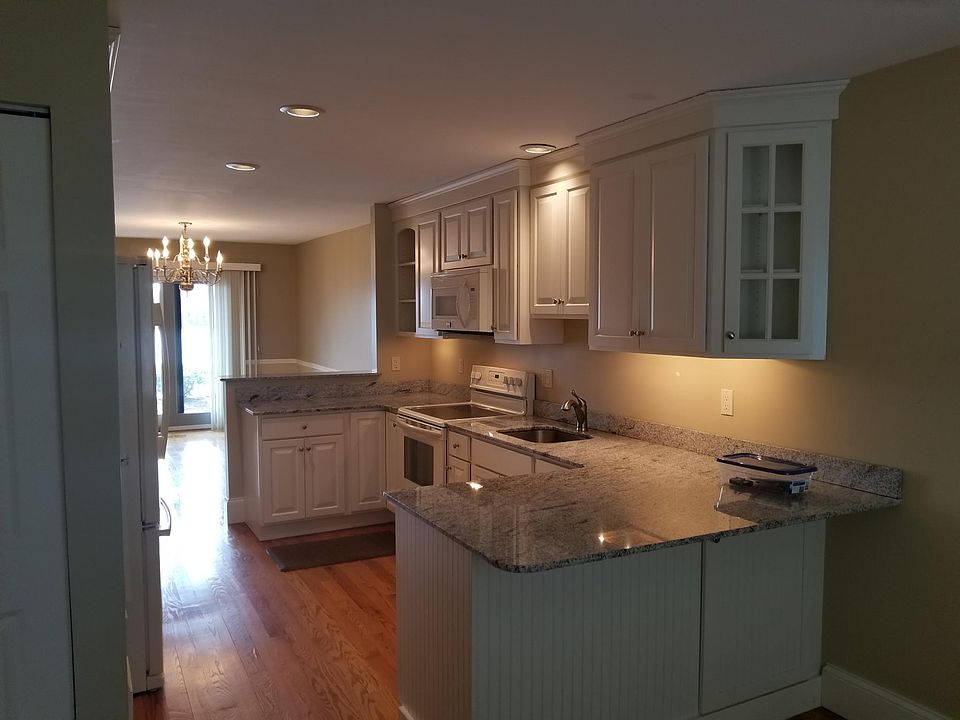 Kitchen with breakfast area