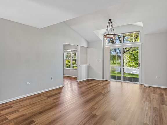 5th image of 2947 Rutland Cir Unit 103