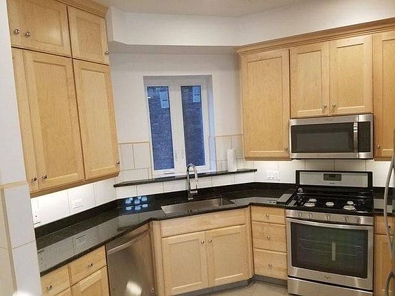 4th image of 5737 N Winthrop Ave APT 1