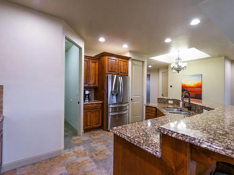 2212 S Chippenham Ct — Photo 16