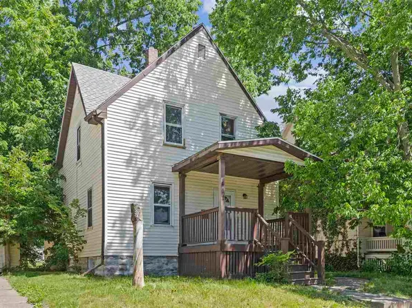 412 16th St SE, Cedar Rapids, IA 52403