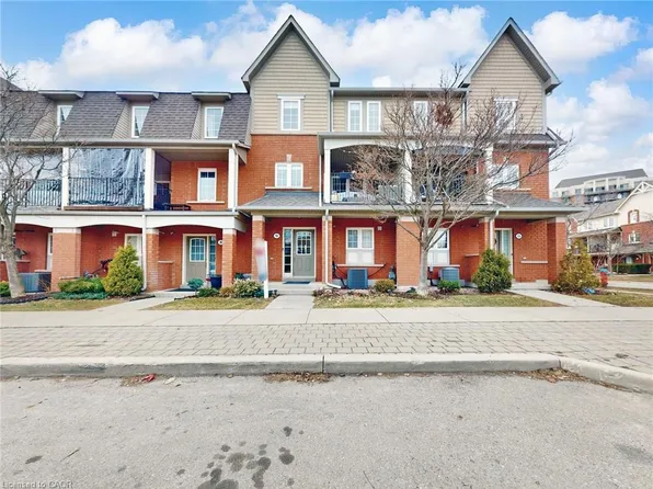 2360 Parkhaven Blvd #9, Oakville, ON L6H 7S6