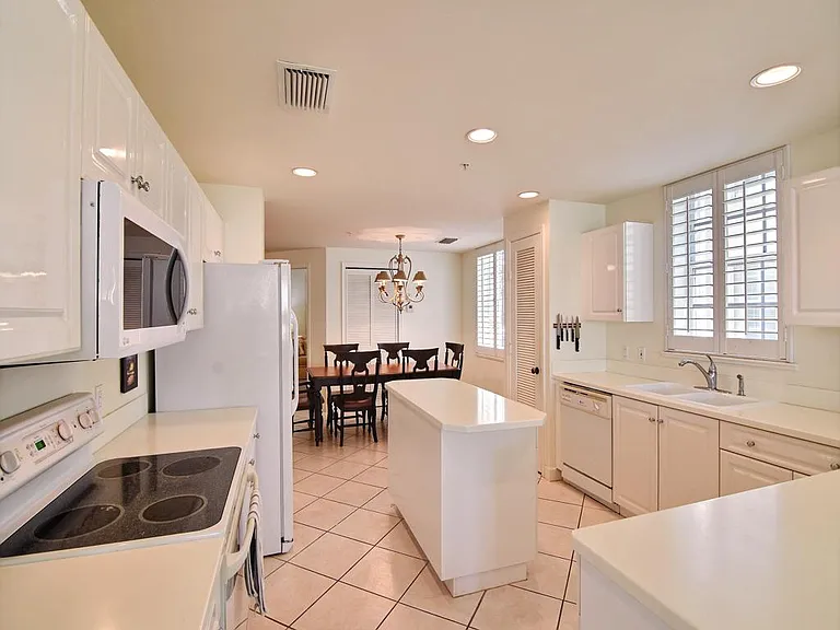 940 Turtle Cove Ln #210 — Photo 12