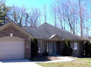 21256 Sycamore Ct #77, Farmington, MI 48336