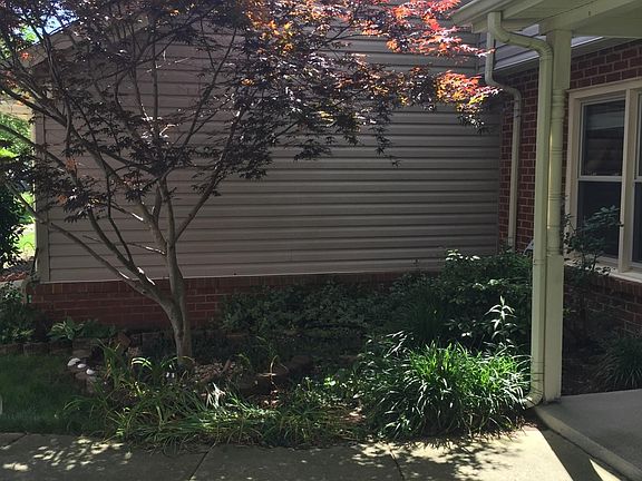 5th image of 115 Gnarled Oak Ln