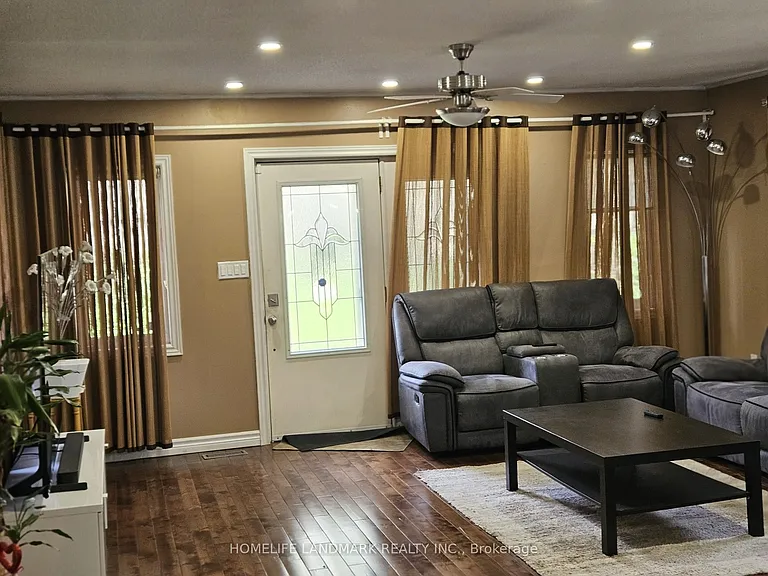 102 Beaverbrook Ct — Photo 23