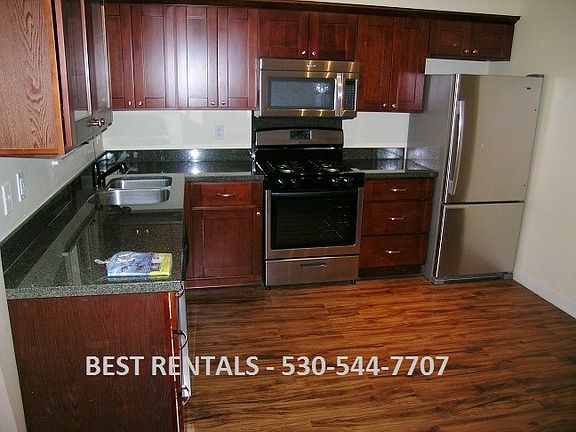 3rd image of 921 Macinaw Rd Unit 3