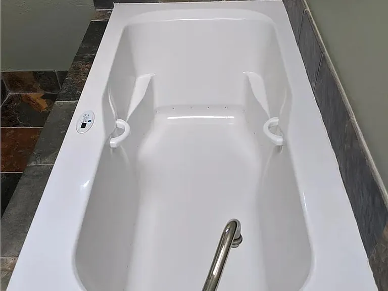 412 Avalon Dr — Photo 13