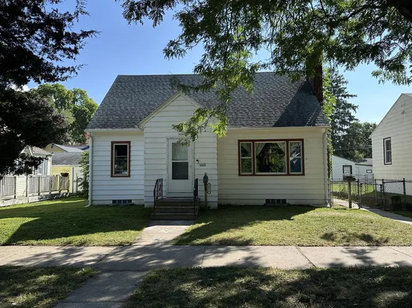 1826 Avon STREET, La Crosse, WI 54603