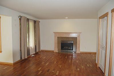 Cozy Fireplace/Family Room