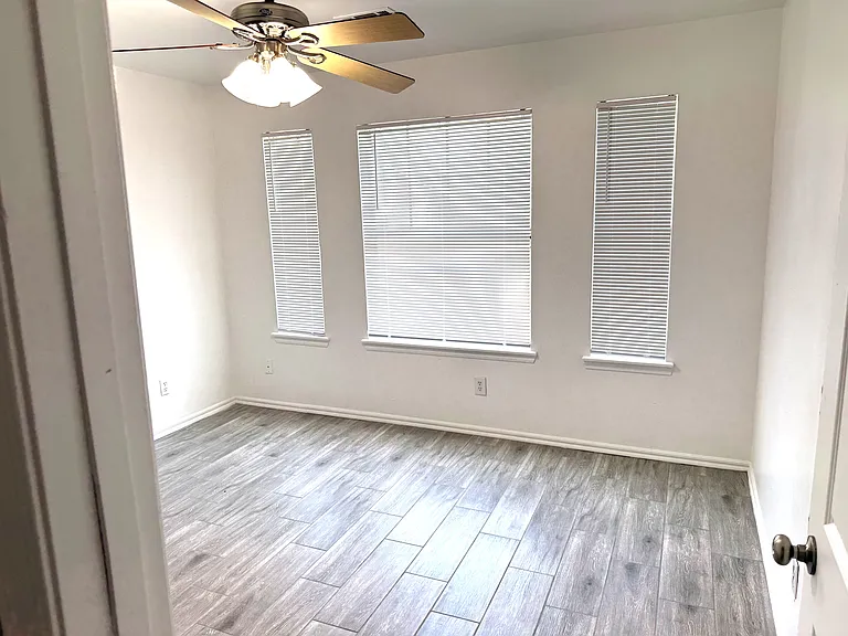 4205 Thorn Burn Pl — Photo 10