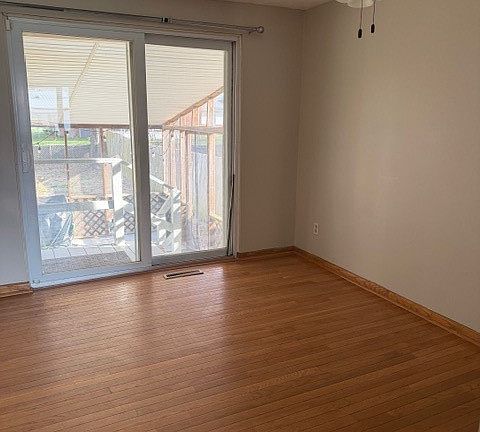 5th image of 2111 Indiana St