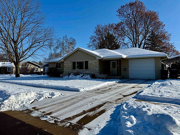 2nd image of 440 Bradford Dr