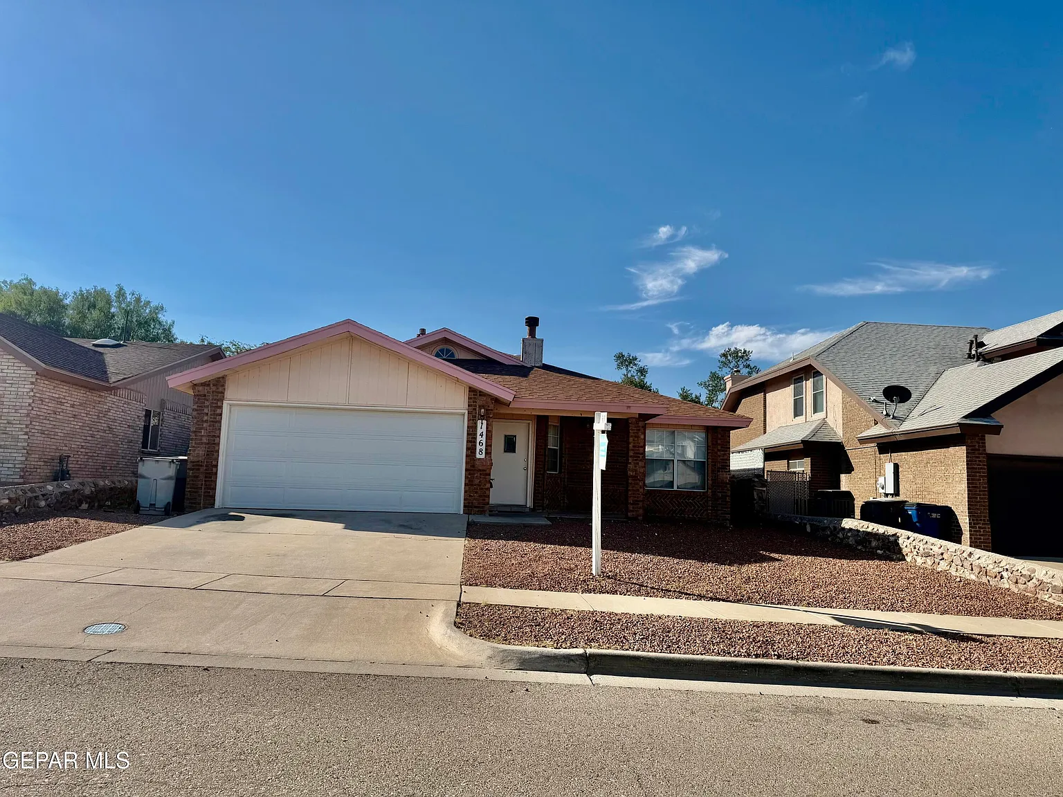 3 bed, 2.0 bath, 1386 sqft, $1,725 — Photo 1