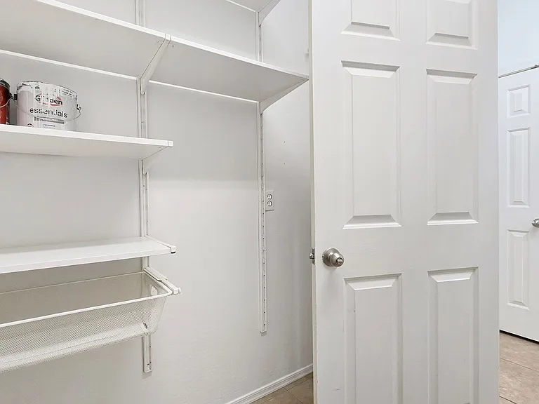 8012 S 70th Dr — Photo 28