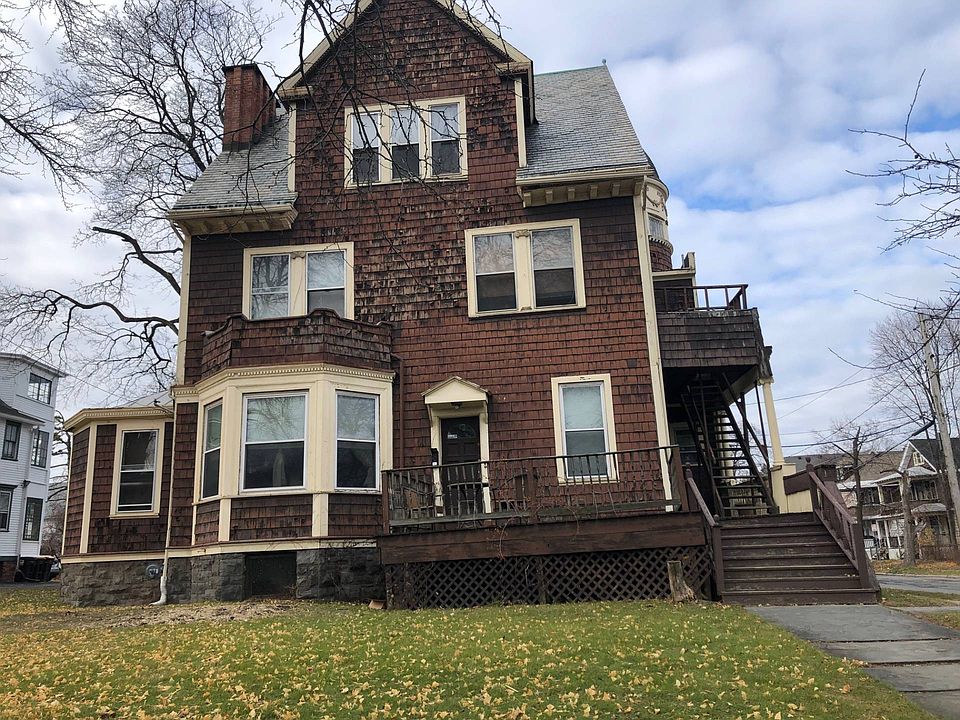 2nd image of 129 S Lake Ave