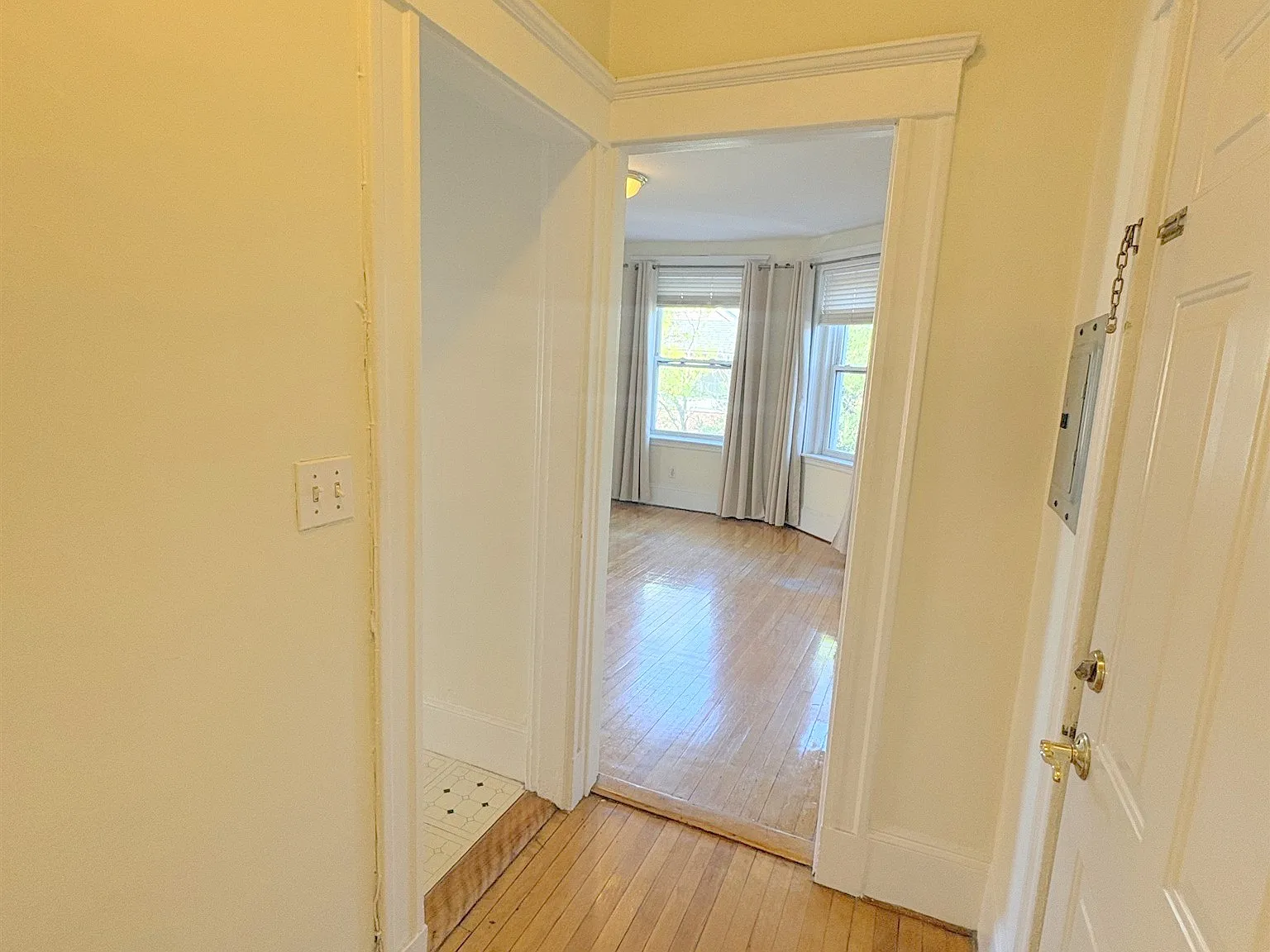 1 bed, $2,500 — Photo 4