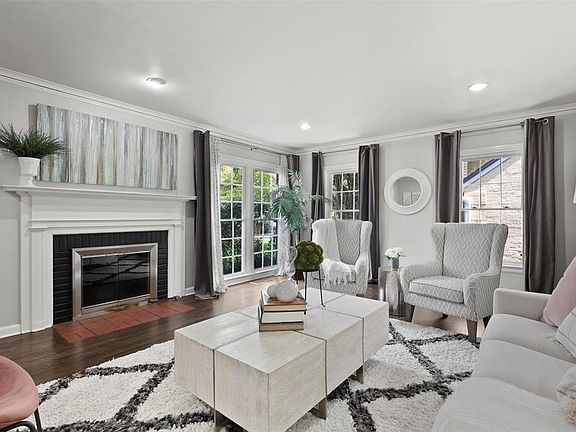 5th image of 2030 Mayflower Dr