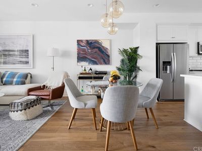 13151 W Victory Blvd, Van Nuys, CA, 91401