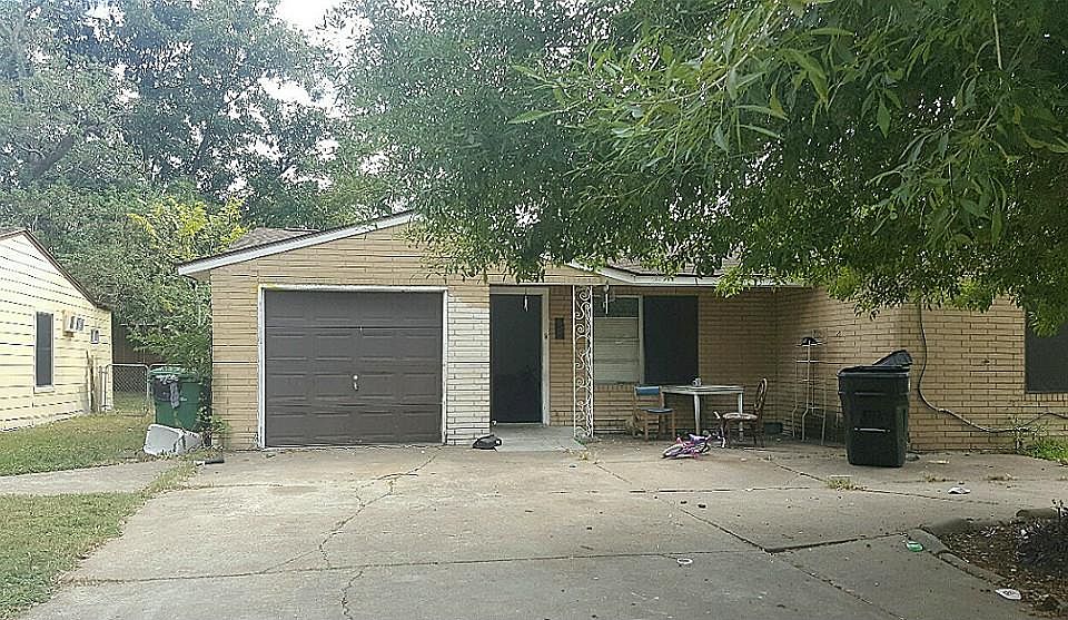 1st image of 8127 Sandhurst Dr