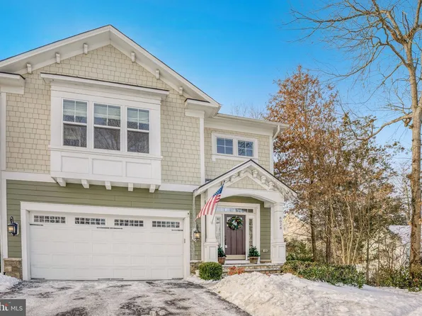 8028 Wellington Rd, Alexandria, VA 22308