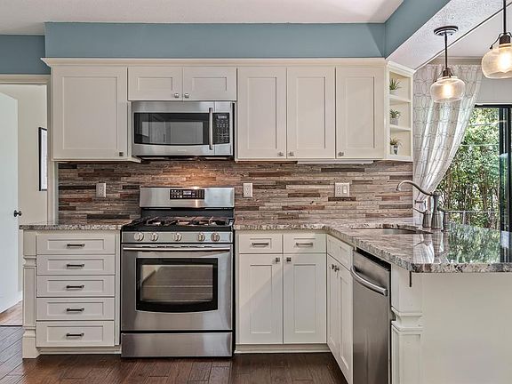 5th image of 603 Newberry Dr