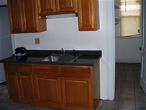 2nd image of 20 Eastford St #2