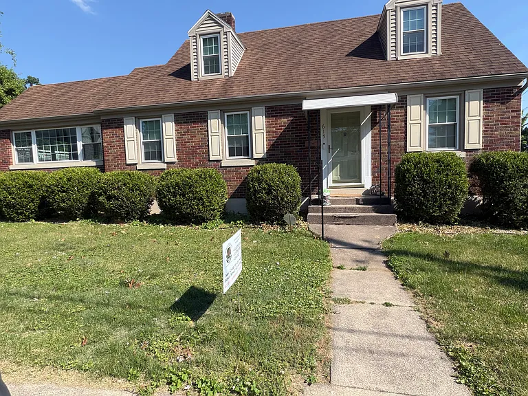 615 Madison St — Photo 1