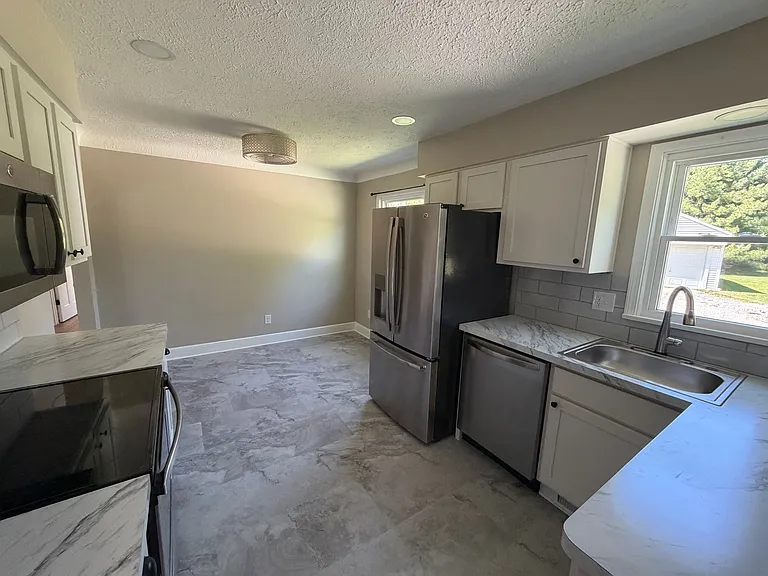 22488 Westwood Dr — Photo 3