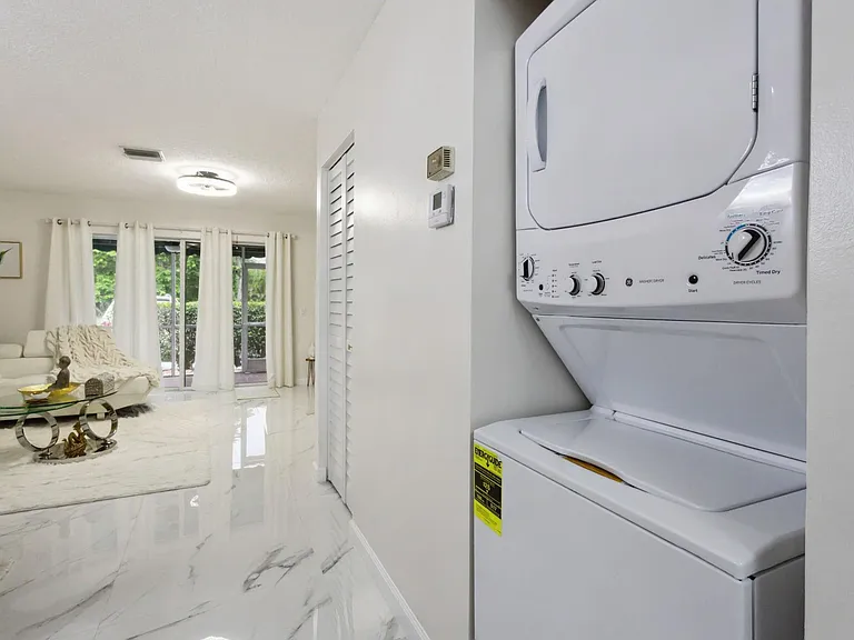 368 Waterside Dr — Photo 6