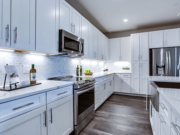 2 Bedroom Den 2.5 Bath