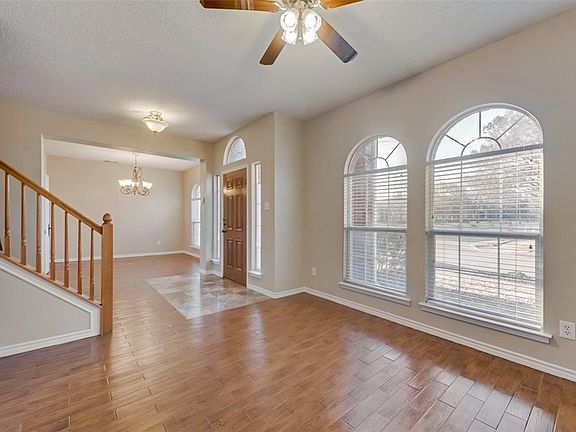 3rd image of 518 Fairway Meadows Dr