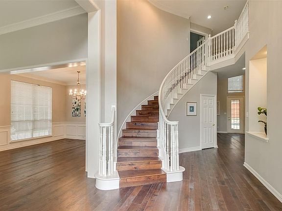 4th image of 3384 Castlewood Blvd