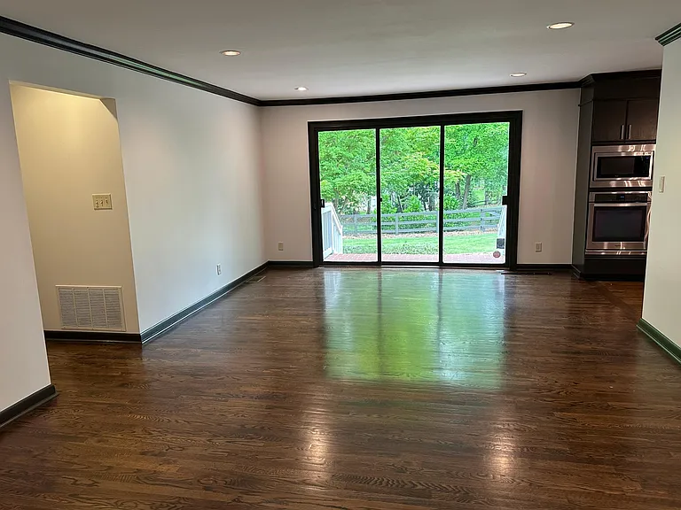 556 Lorell Ter — Photo 4