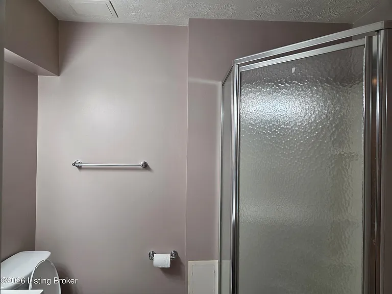 4204 Holly Tree Dr — Photo 32