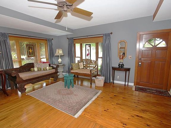 3rd image of 601 63rd Ave S