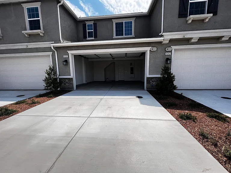 4240 S Laguna Ave — Photo 10