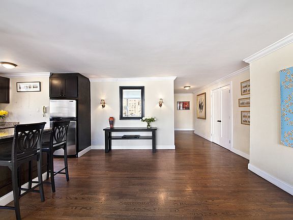 5th image of 137 E 36th St #10G