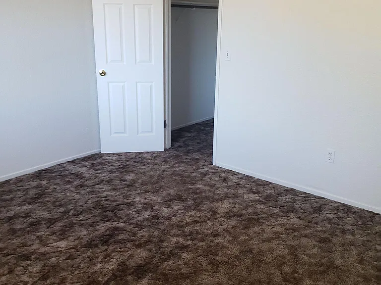 3245 Sanbury Cir — Photo 14