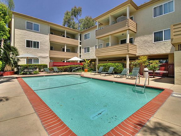2nd image of 3875 Park Blvd