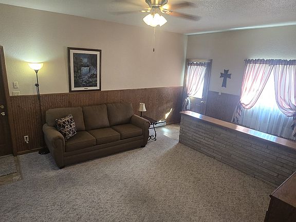 5th image of 608 S Main St