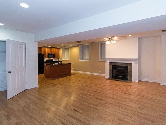 2nd image of 2049 N Sheffield Ave #Garden