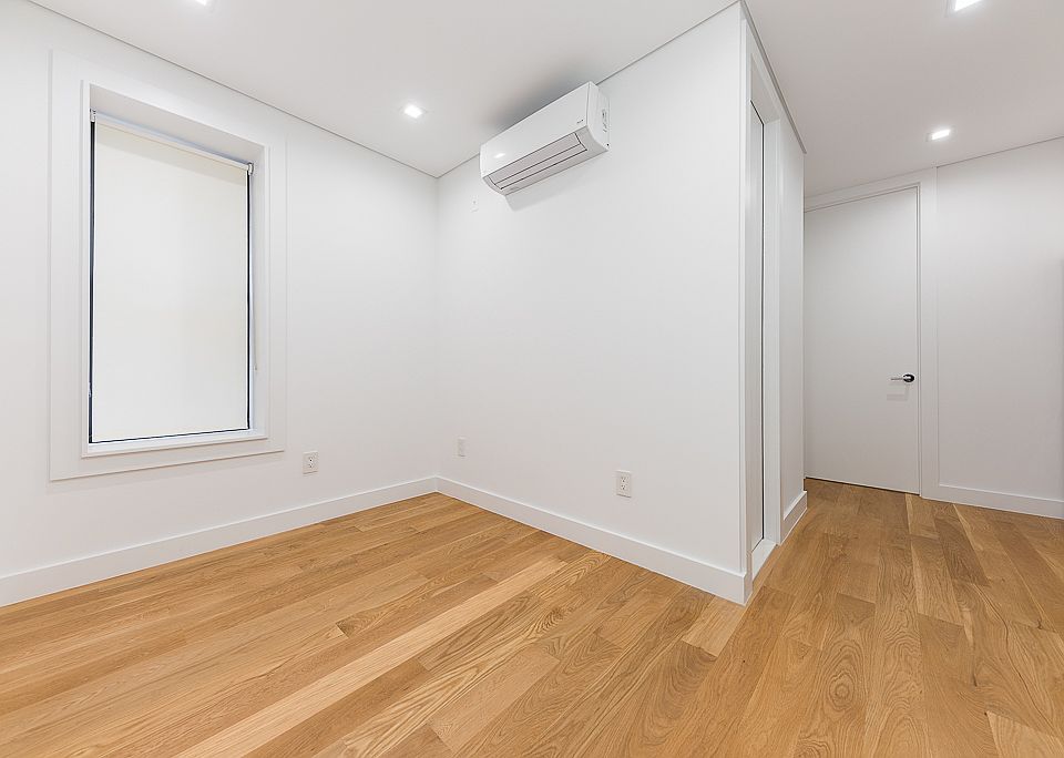 1st image of 59 Thompson St #24
