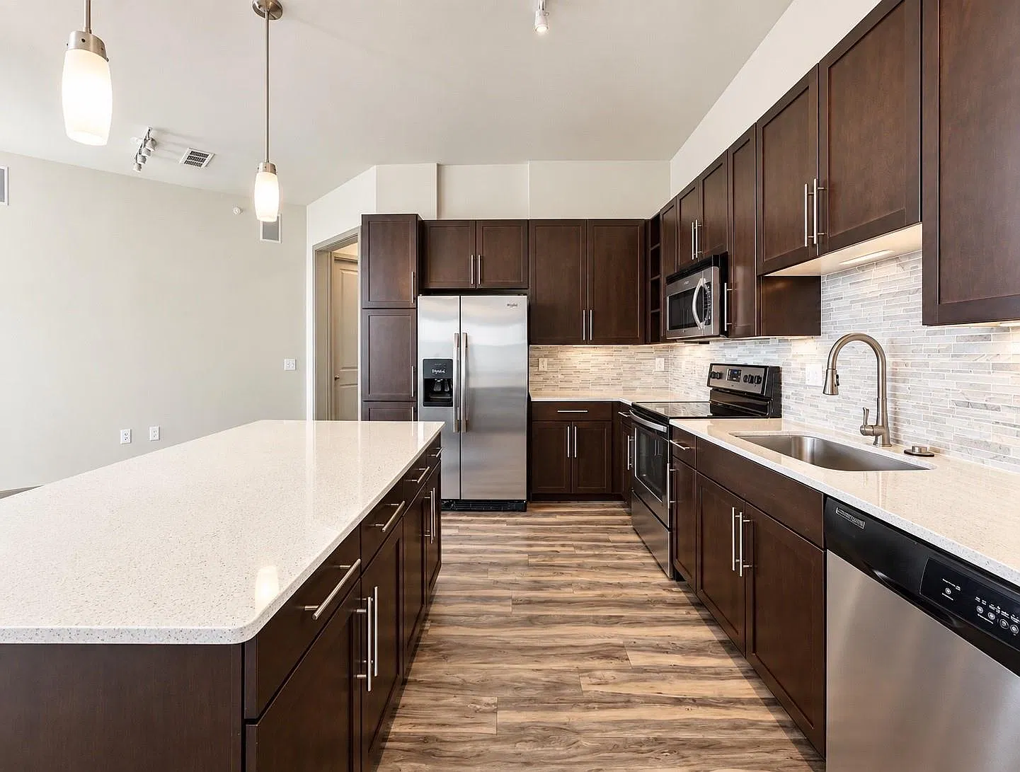 2 bed, 2.0 bath, 1270 sqft, $1,850 — Photo 4