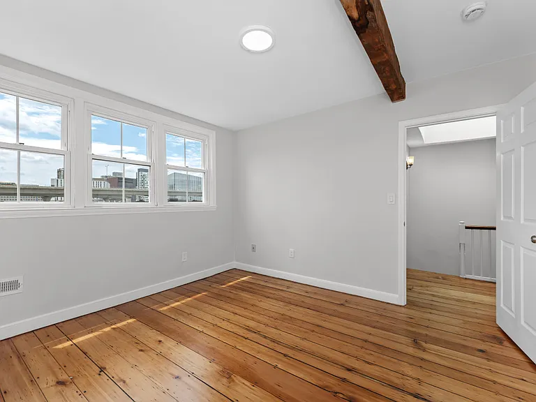 76 Washington St #2 — Photo 7