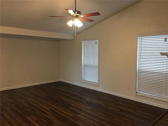 4th image of 5025 Nash Dr