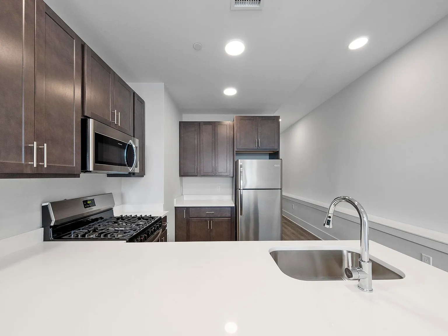 660 Lofts — Photo 3