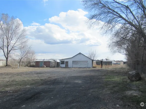 1215 Thomas Drive NE, Soap Lake, WA 98851