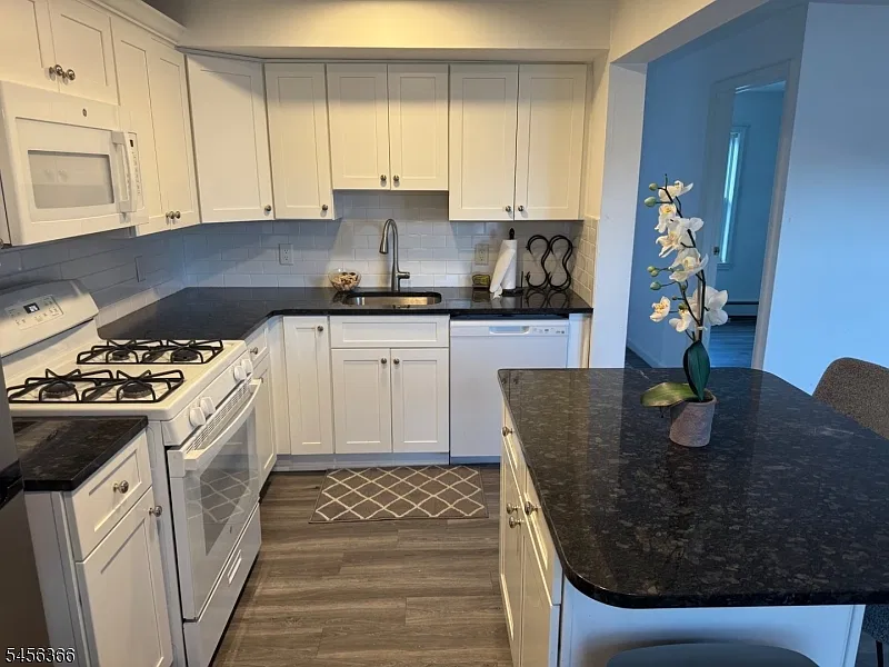 1 bed, 1.0 bath, $2,000 — Photo 4
